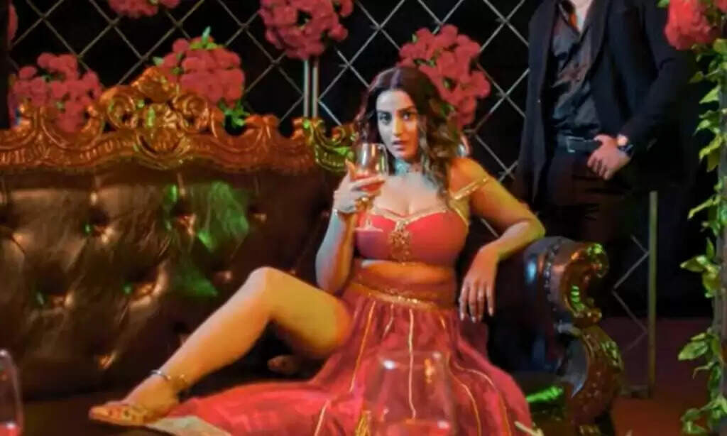 Ghungroo Song Release: अक्षरा सिंह को प्यार में खाना पड़ा धोखा, 'घुंघरू' बांध किसकी और घुमाई उंगुली