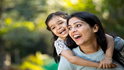 Chanakya Niti: इन गुणों वाली महिलाएं होती हैं महान पत्नियां और मां, जानें चाणक्‍य नीति...