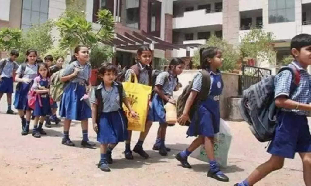 Haryana Education Directorate: हरियाणा में बच्चों के आगे आया शिक्षा निदेशालय, छठी से 12वीं तक के विद्यार्थियों को मिलेंगे इतने रुपये