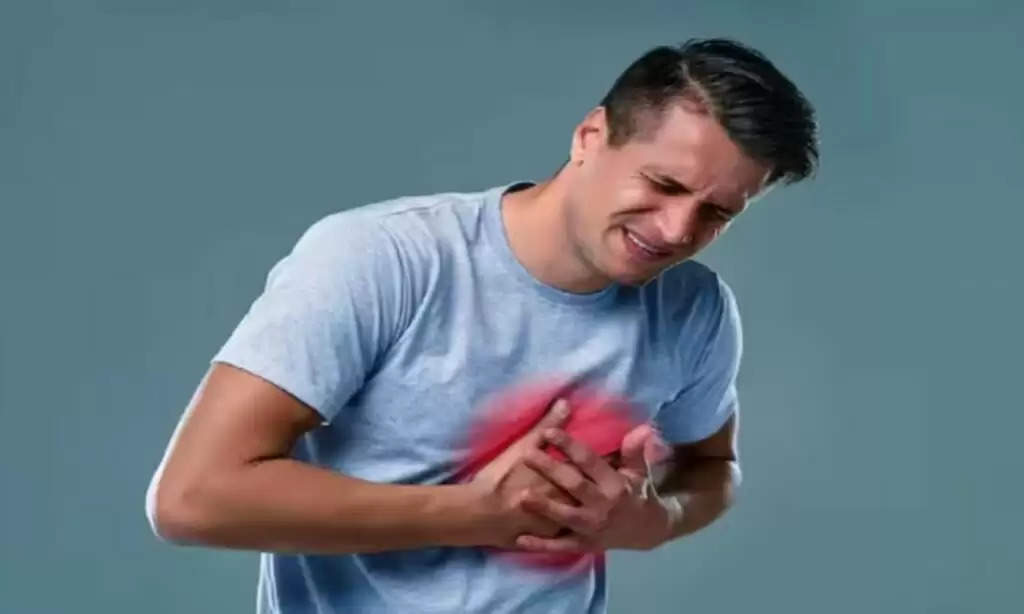 Heart Attack Sign: हार्ट अटैक आने से पहले मिलते है ये 5 संकेत, जल्द से जल्द चिकित्सक से करें संपर्क