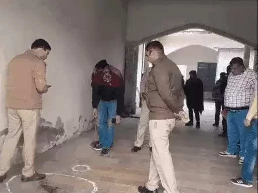 Rohtak Crime News: पिता ने बेटी को गोलियों से भूना, फिर पिस्टल लेकर पहुंचा सरेंडर करने थाने