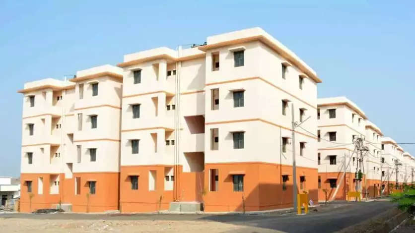 BPL Awas Yojana: गरीबों को भी मिलेगा पक्का मकान, इस योजना के लिए आज ही करें आवेदन