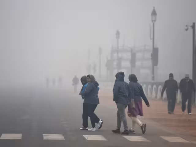 Weather Update:  शीतलहर की चपेट में आए पंजाब-हरियाणा, बिहार में भी पारा गिरा, ठंड और कोहरे पर ये नया अपडेट