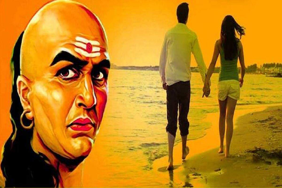 Chanakya Niti: महिलाओं की होती हैं पुरुषों से ज्यादा ये इच्छाएं, लेकिन किसी को बताती नहीं