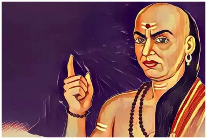 Chanakya Niti: औरत को खुश करने के लिए करें ये काम, एक झटके में होगी आपकी गोदी में